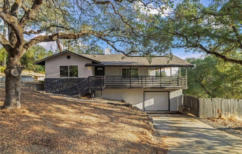 22 Hastie Way in Oroville, CA - Building Photo