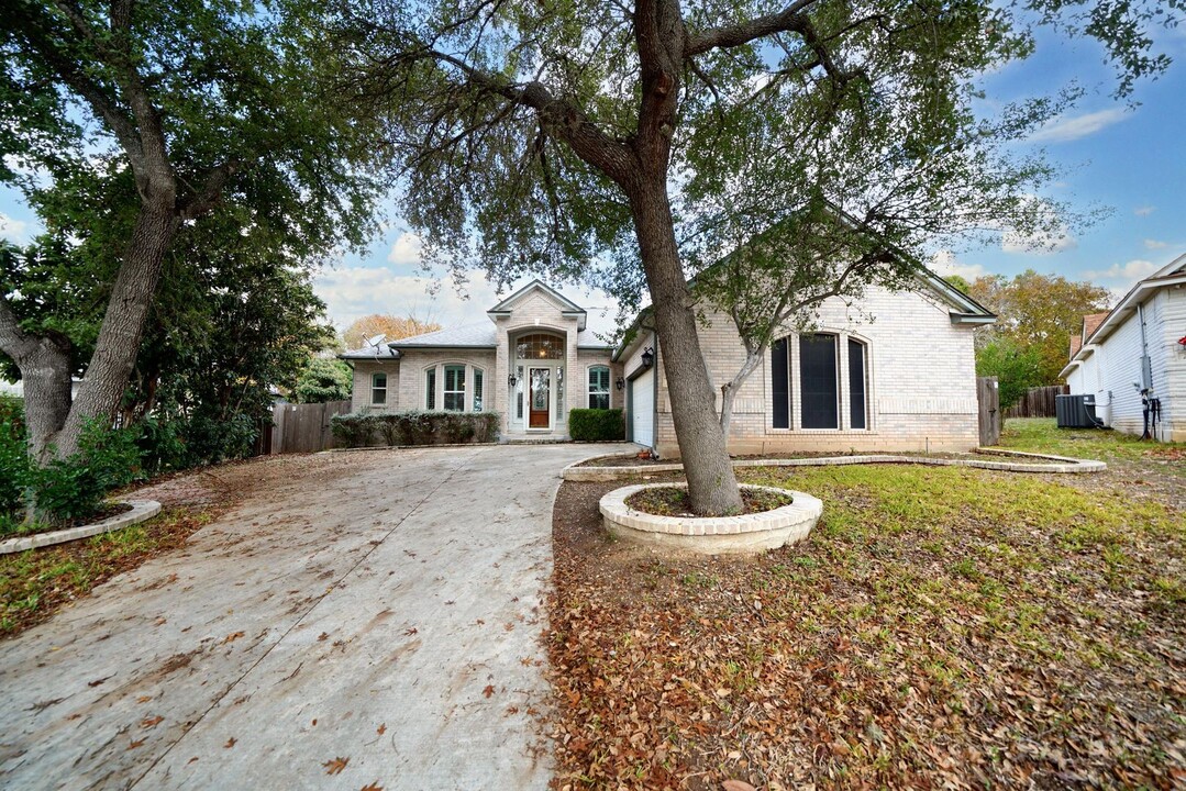 213 Doral Ct in Cibolo, TX - Building Photo