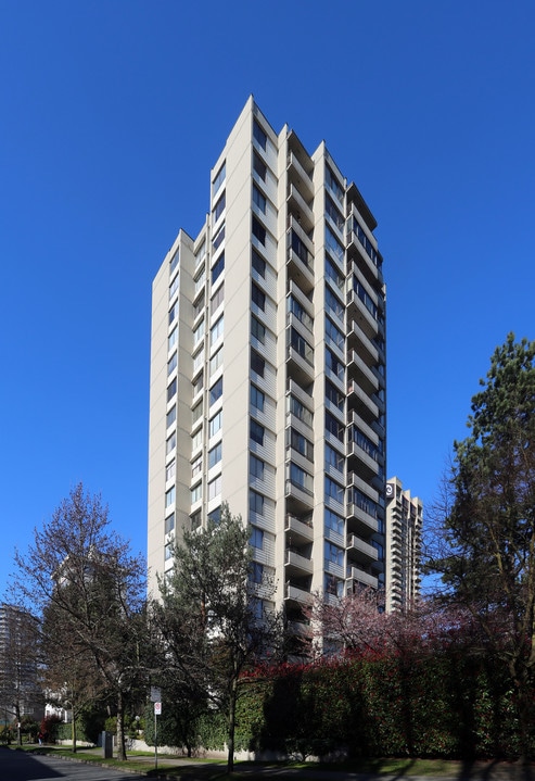 Stratford Place in Vancouver, BC - Building Photo