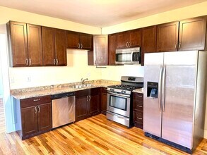 11 Francis St in Malden, MA - Building Photo - Building Photo