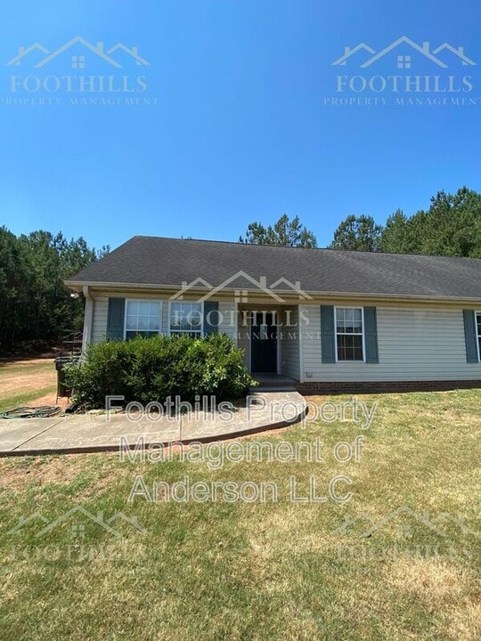 1419 Oak Hill Dr in Anderson, SC - Building Photo
