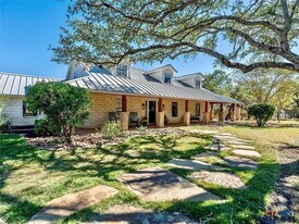 301 Medlin Creek Loop in Dripping Springs, TX - Building Photo