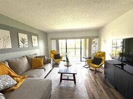 230 Lakeview Dr, Unit 307 in Weston, FL - Building Photo