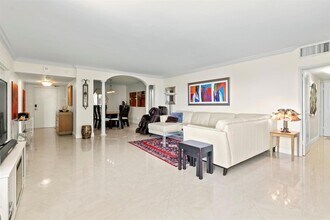 111 N Pompano Beach Blvd, Unit PH3 in Pompano Beach, FL - Building Photo - Building Photo
