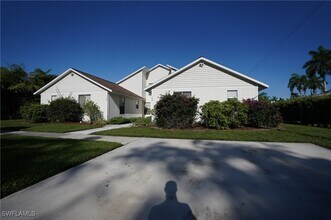 165 Crown Dr in Naples, FL - Building Photo - Building Photo