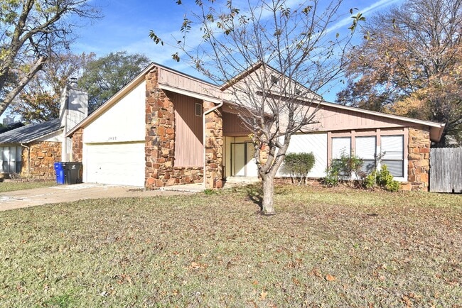 2208 W Memphis St in Broken Arrow, OK - Building Photo - Building Photo