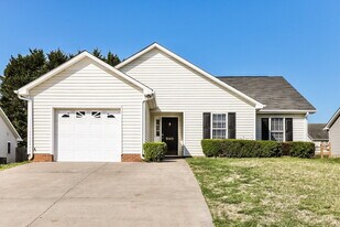 2045 Highfield Park Dr SW in Winston-Salem, NC - Building Photo