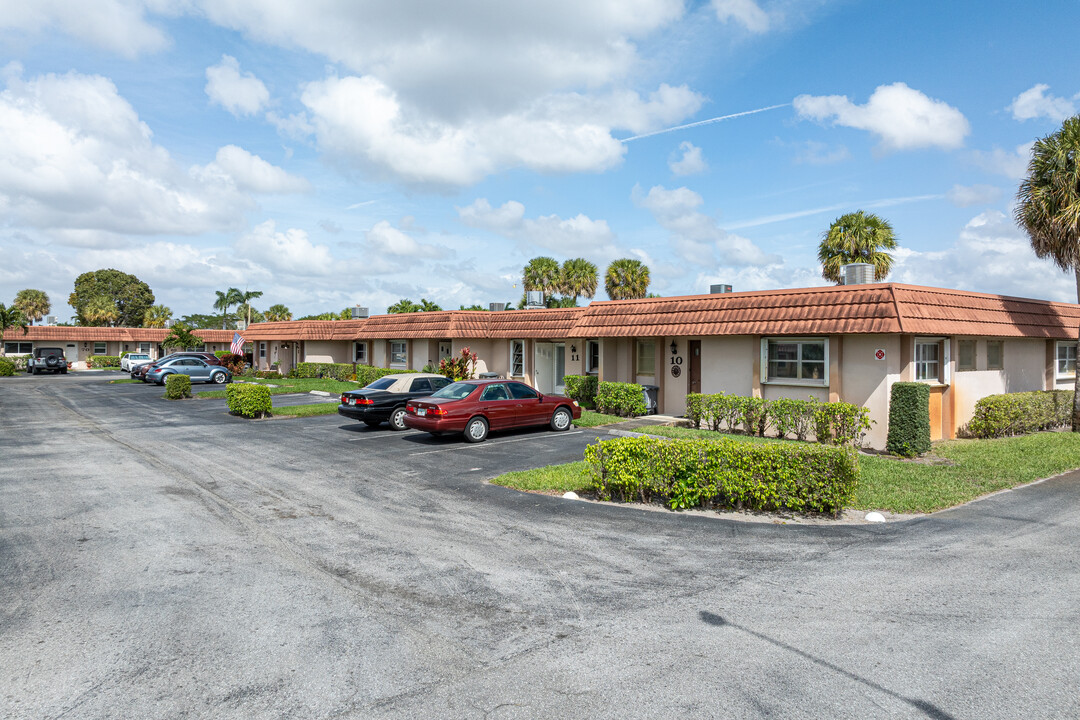 Fernley in West Palm Beach, FL - Building Photo