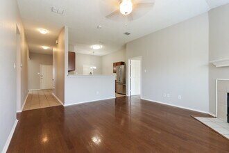 816 Beaver Creek Dr in Burleson, TX - Building Photo - Building Photo