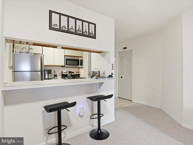 1029 N Stuart St in Arlington, VA - Foto de edificio - Building Photo