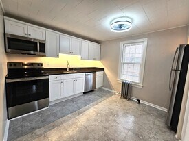 396 W Clements Bridge Rd, Unit Two in Runnemede, NJ - Building Photo