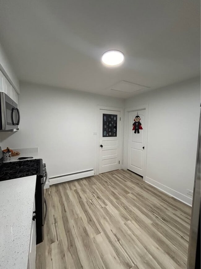 4915 Egandale Ave, Unit 2 in McCook, IL - Building Photo - Building Photo