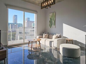 234 NE 3rd St in Miami, FL - Building Photo - Building Photo