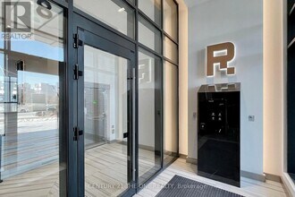 18 Water Walk Dr in Markham, ON - Building Photo - Building Photo