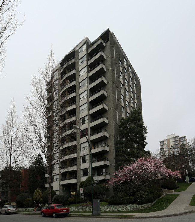 Oceanic Apartments in Vancouver, BC - Building Photo - Building Photo