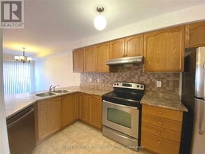 111 Amulet Crescent in Richmond Hill, ON - Building Photo - Building Photo