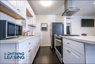 240 3rd Ave in Los Angeles, CA - Building Photo