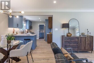 4612 Nancy Dr in Niagara Falls, ON - Building Photo - Building Photo