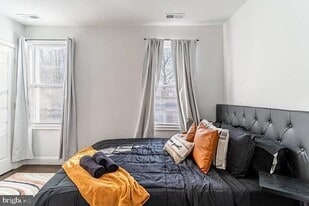 6139 Larchwood Ave, Unit 61 in Philadelphia, PA - Building Photo