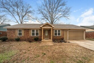 1585 Pepperwood St in Memphis, TN - Foto de edificio - Building Photo