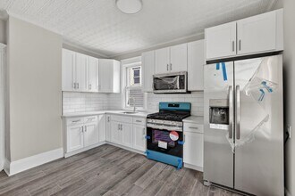 107 Brown Pl in Jersey City, NJ - Building Photo - Building Photo