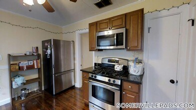 21 Chandler St, Unit 2 in Somerville, MA - Foto de edificio - Building Photo