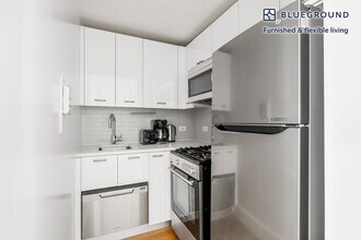230 E 44th St in New York, NY - Building Photo - Building Photo