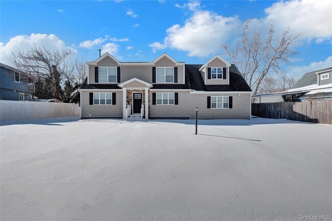 24 Arbor Ln in Centereach, NY - Building Photo - Building Photo