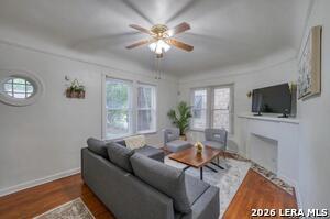 311 W Lullwood Ave in San Antonio, TX - Building Photo - Building Photo