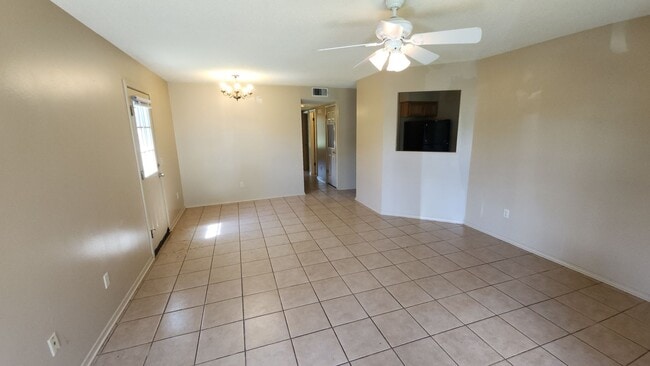 1411 N Hartford Ave in Russellville, AR - Building Photo - Building Photo