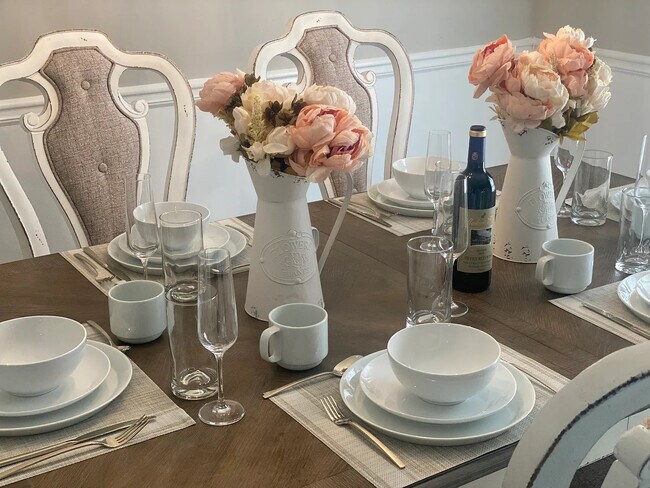 Room in Townhome on Mountain Springs Cir in Stone Mountain, GA - Building Photo - Building Photo