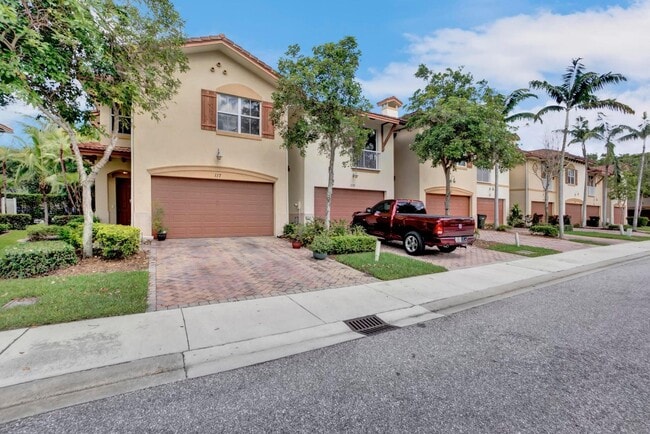 117 E Prive Cir in Delray Beach, FL - Building Photo - Building Photo