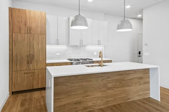 1550 W Monroe St in Chicago, IL - Building Photo - Building Photo