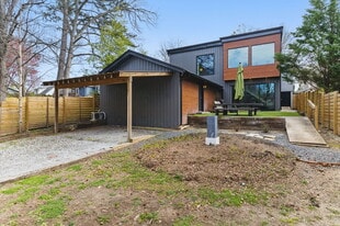 1742 Ridgeway Ave NW in Atlanta, GA - Building Photo