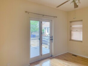 2320 N Southport Ave, Unit 1 in Chicago, IL - Building Photo - Building Photo