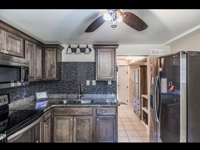 907 N Graycroft Ave in Nashville, TN - Building Photo - Building Photo