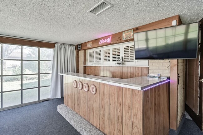 1712 Meadowlane Terrace in Fort Worth, TX - Building Photo - Building Photo