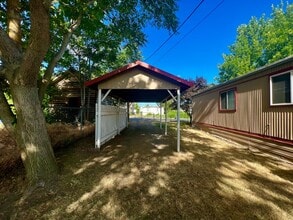 220 SE 16th St in Pendleton, OR - Building Photo - Building Photo