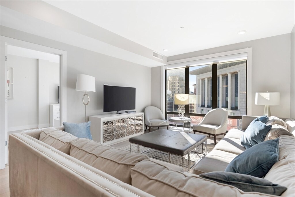 121 Portland St in Boston, MA - Building Photo