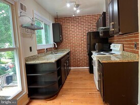 3 Prairie Rose Ln in Gaithersburg, MD - Building Photo