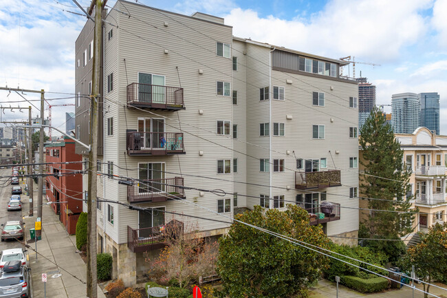 Veduta Condominium in Seattle, WA - Foto de edificio - Building Photo