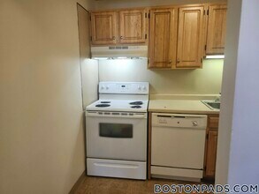 122 Dustin St, Unit 16 in Boston, MA - Building Photo - Building Photo