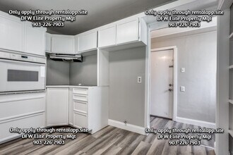 1059 Lyle St in Lancaster, TX - Building Photo - Building Photo