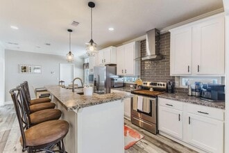 12581 Coconut Dr in Ft. Myers, FL - Building Photo - Building Photo