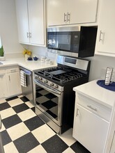 8903 Alden Dr in Los Angeles, CA - Building Photo - Building Photo