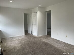 34 Standish Rd in Stamford, CT - Building Photo - Building Photo