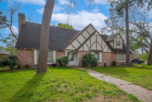 811 Loire Ln in Houston, TX - Building Photo - Building Photo