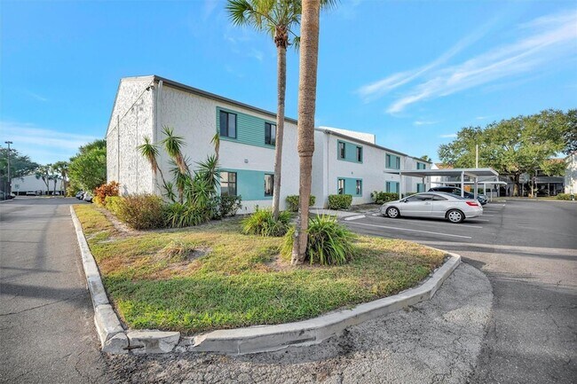 11412 8th St N, Unit 1007 in St. Petersburg, FL - Building Photo - Building Photo
