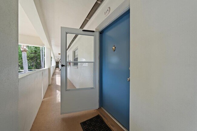 1975 W Bay Dr in Largo, FL - Building Photo - Building Photo