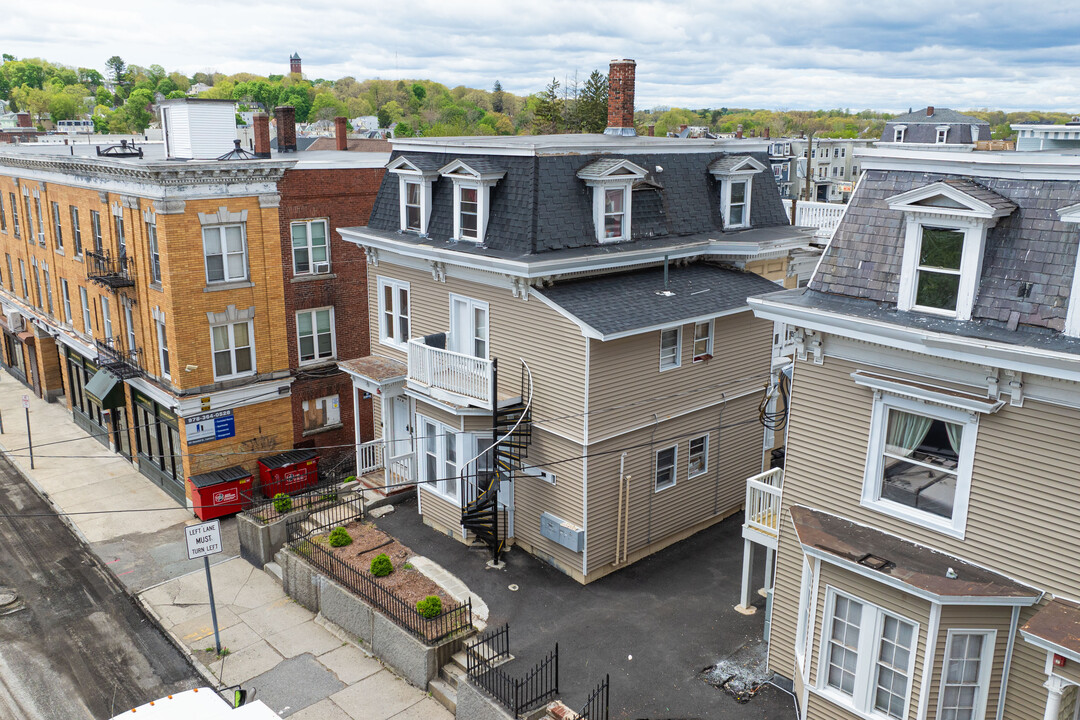 379 Haverhill St in Lawrence, MA - Foto de edificio